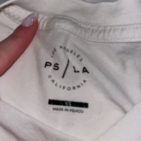 PacSun women’s rose graphic tee - Picture 2 of 2